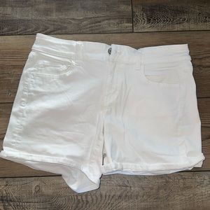 American Eagle white shorts